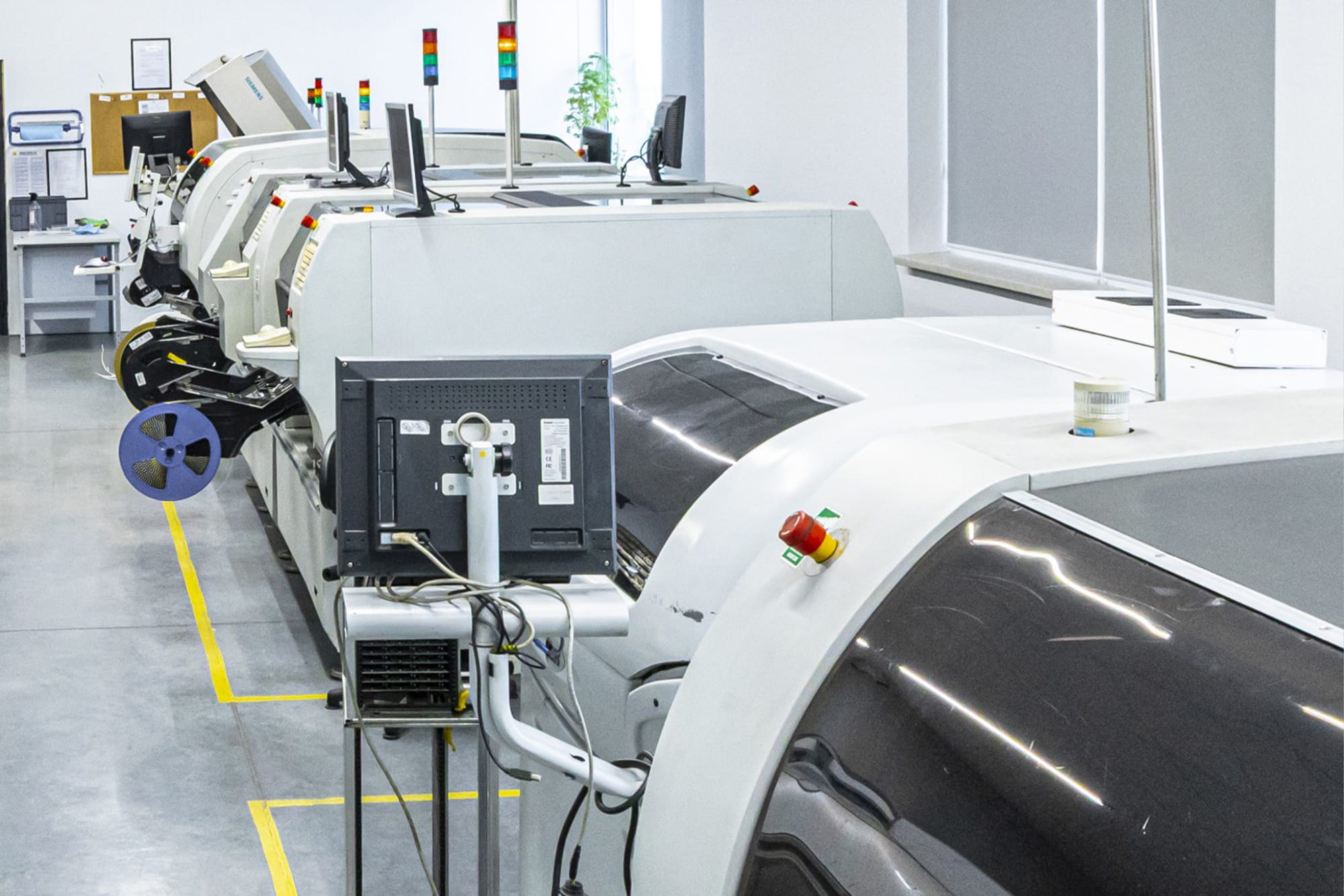 Nowoczesny park maszynowy RGB Pro – automatyczna linia SMT do&nbsp;montażu&nbsp;elektroniki SMD.