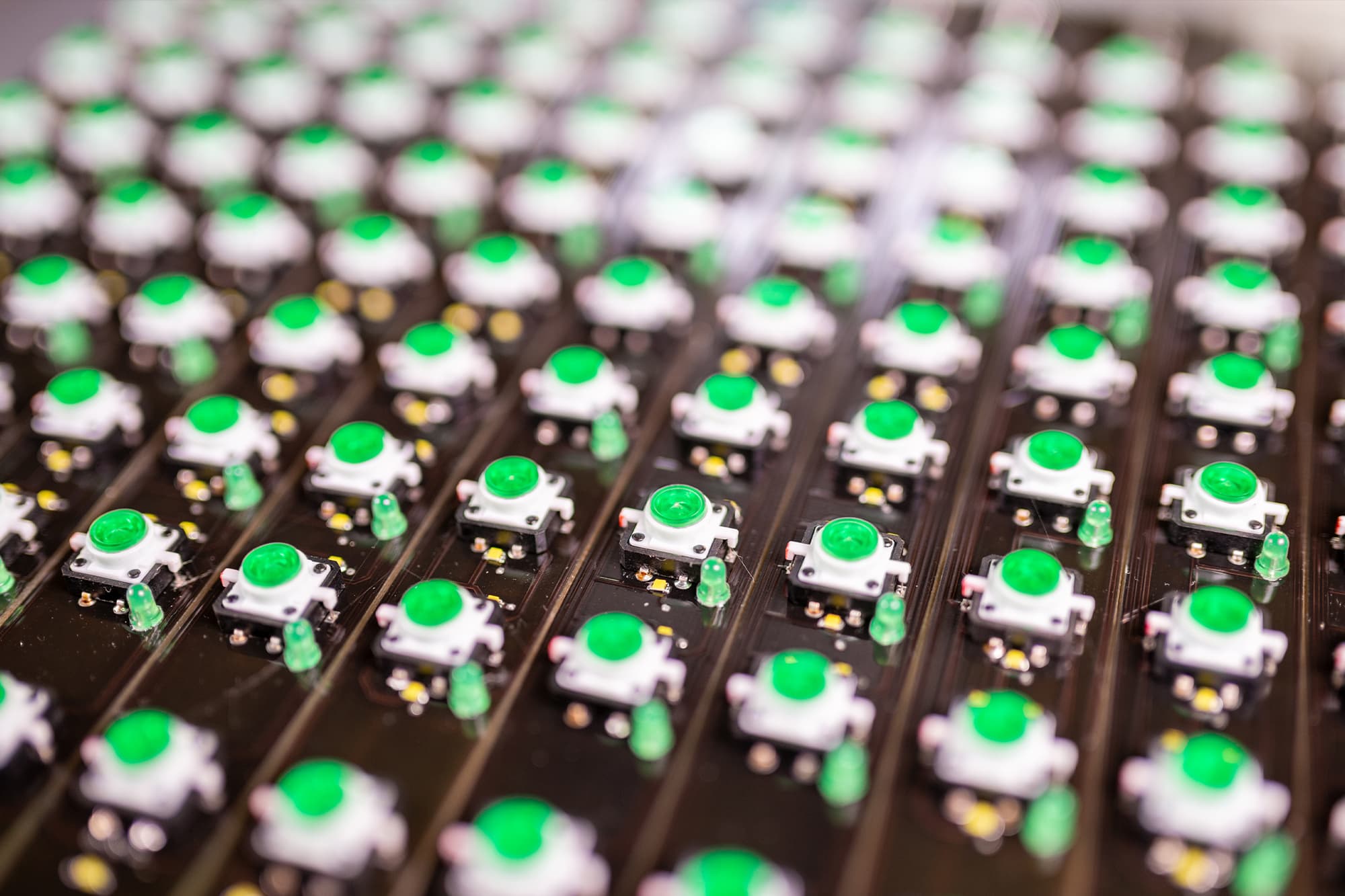 Seryjna produkcja modułów&nbsp;LED na&nbsp;zamówienie – nowoczesne oświetlenie LEDowe montowane w&nbsp;RGB Pro.